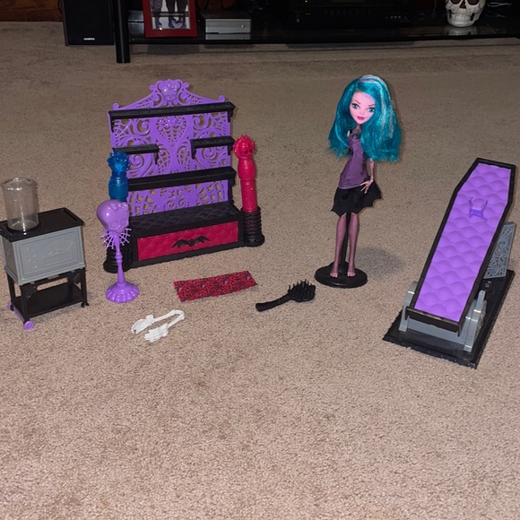 VINTAGE MONSTER HIGH DOLL SET - Picture 1 of 4